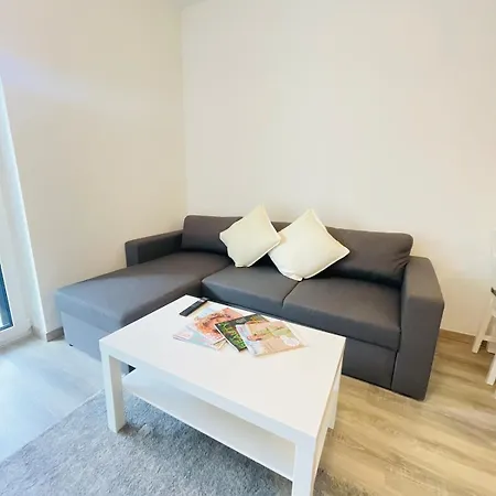 Апартаменты Westside Garden Modren With Free Parking Будапешт