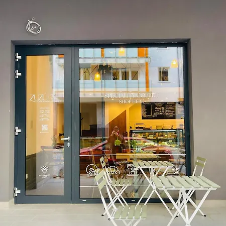 Апартаменты Westside Garden Modren With Free Parking *