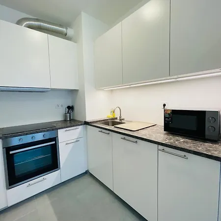 Westside Garden Modren Family With Parking